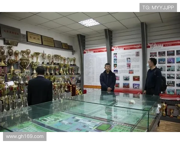 杭州足球队近期状态分析与表现评估及未来发展趋势探讨 杭州足球队近期状态分析与表现评估及未来发展趋势探讨